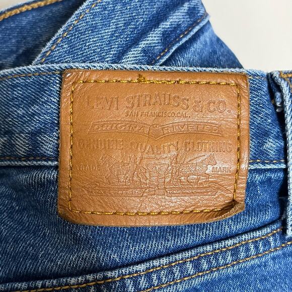 LEVI’S Premium Wedgie Fit Button Fly Distressed Straight Leg Jeans Size 26 - Picture 5 of 8